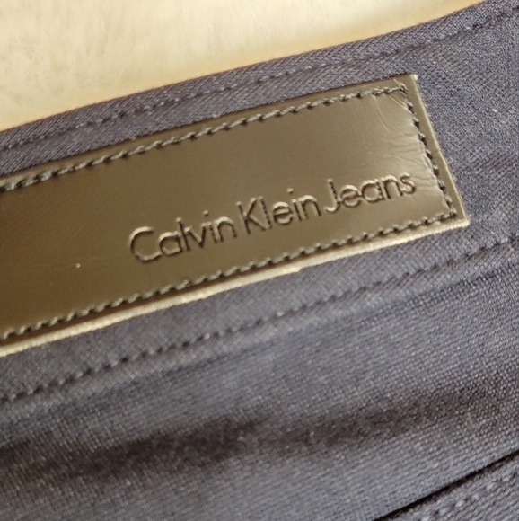 LIKE NEW CALVIN KLEIN WOMEN'S JEGGINGS US 2 - Picture 14 of 17
